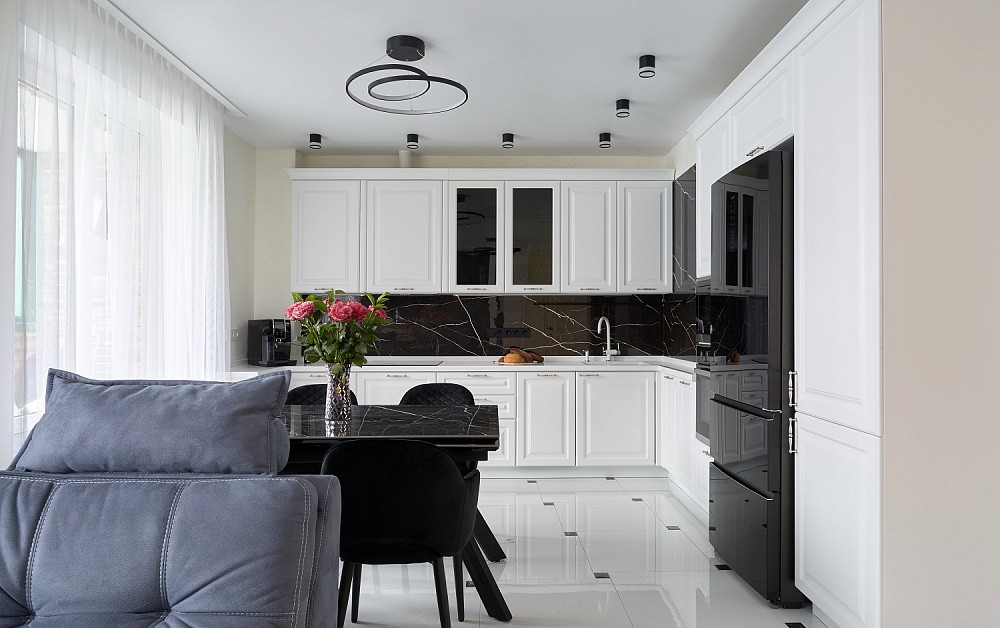 Классическая белая кухня победительницы акции «Дарим кухни» 