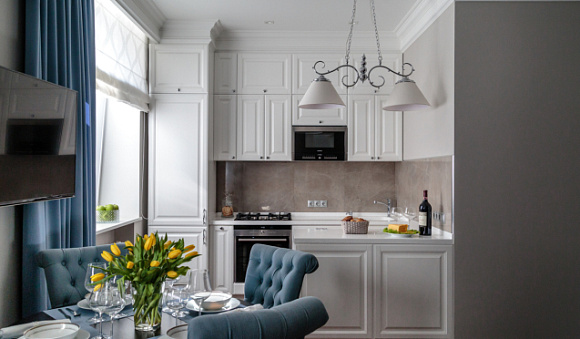 Светлая кухня в Сочи