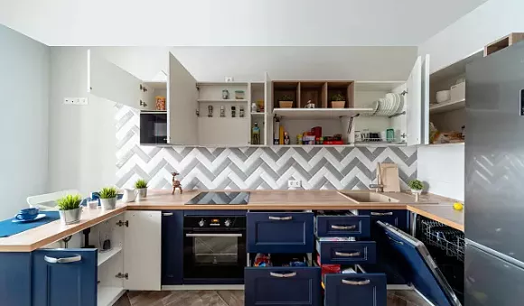 Синяя кухня в Твери