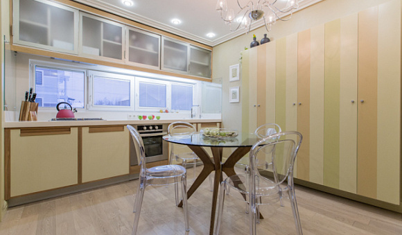 Светлая кухня в Сочи